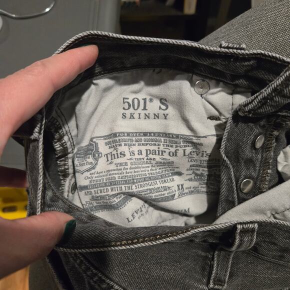 Levis 501 Skinny Jean Black Button Fly distressed Big E 24x28 women - Picture 9 of 10